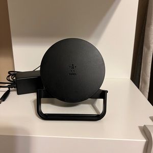 Belkin Quick Charge Wireless Charger + Bluetooth Speaker - Black